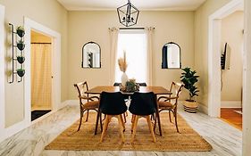Close To Downtown San Antonio,Tx With Private Backyard And Firepit