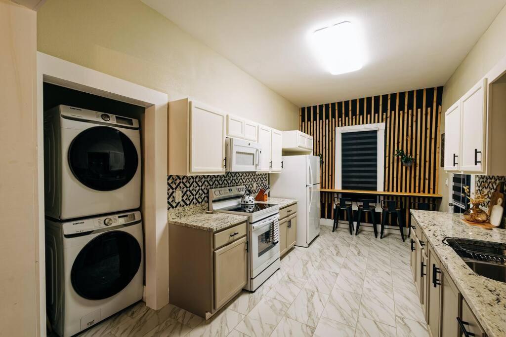 Close To Downtown San Antonio,Tx With Private Backyard And Firepit Exterior photo